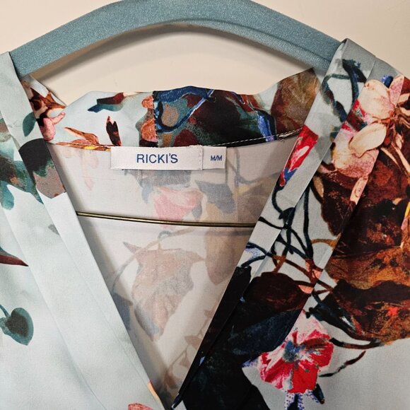 Ricki's size Medium flowy floral tank - Picture 2 of 4